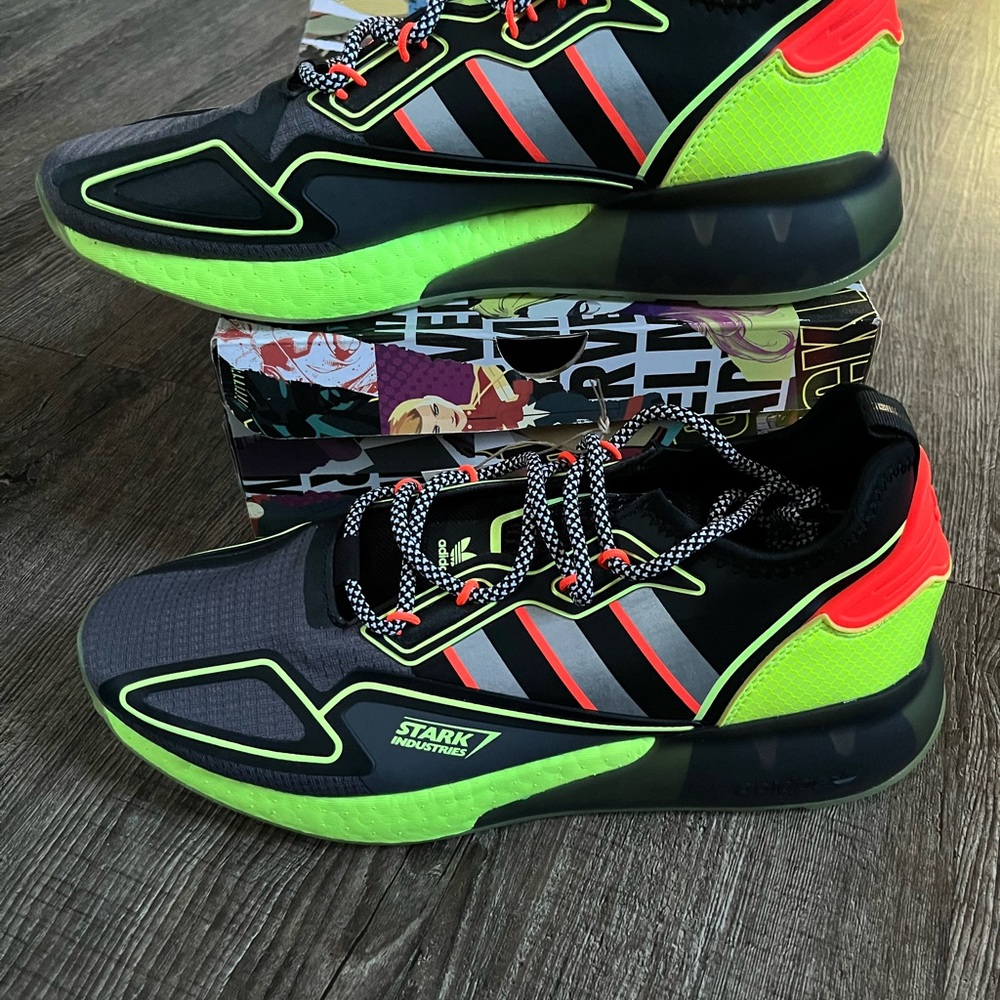 adidas Men’s BOOST Marvel Tony Stark Black Neon Green and Red Running US10 NIB